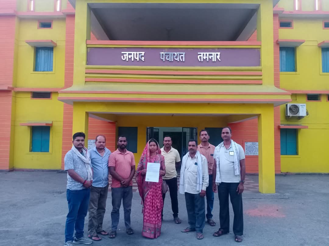 तमनार । जनपद पंचायत अंतर्गत ग्राम पंचायत गोढ़ी के पंचायत प्रतिनिधियों ने,, घरघोड़ा एसडीएम,, से नाराज होकर,पंचायत प्रतिनिधि के पद से दिये सामूहिक इस्तीफा।